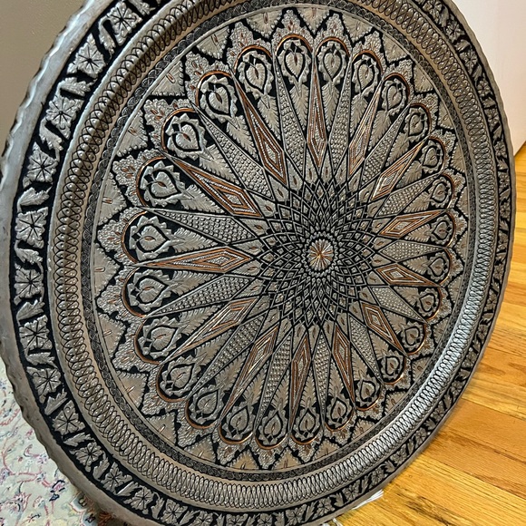 Oriental Copper Handhammerwork Round Tray - Picture 6 of 7